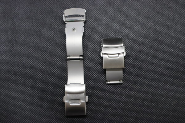 BROCHE TIPO FOSSIL BLANCO